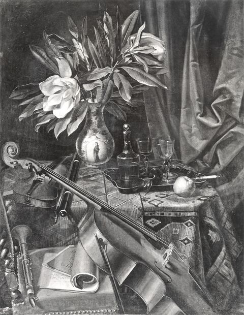 Vasari — Munari Cristoforo - sec. XVII/ XVIII - Natura morta con vaso di magnolie, strumenti musicali, vassoio con bottiglia e bicchieri, tappeto — insieme